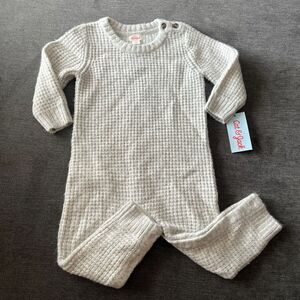Cat & Jack Oatmeal soft knitted one piece romper size 12 months gender neutral